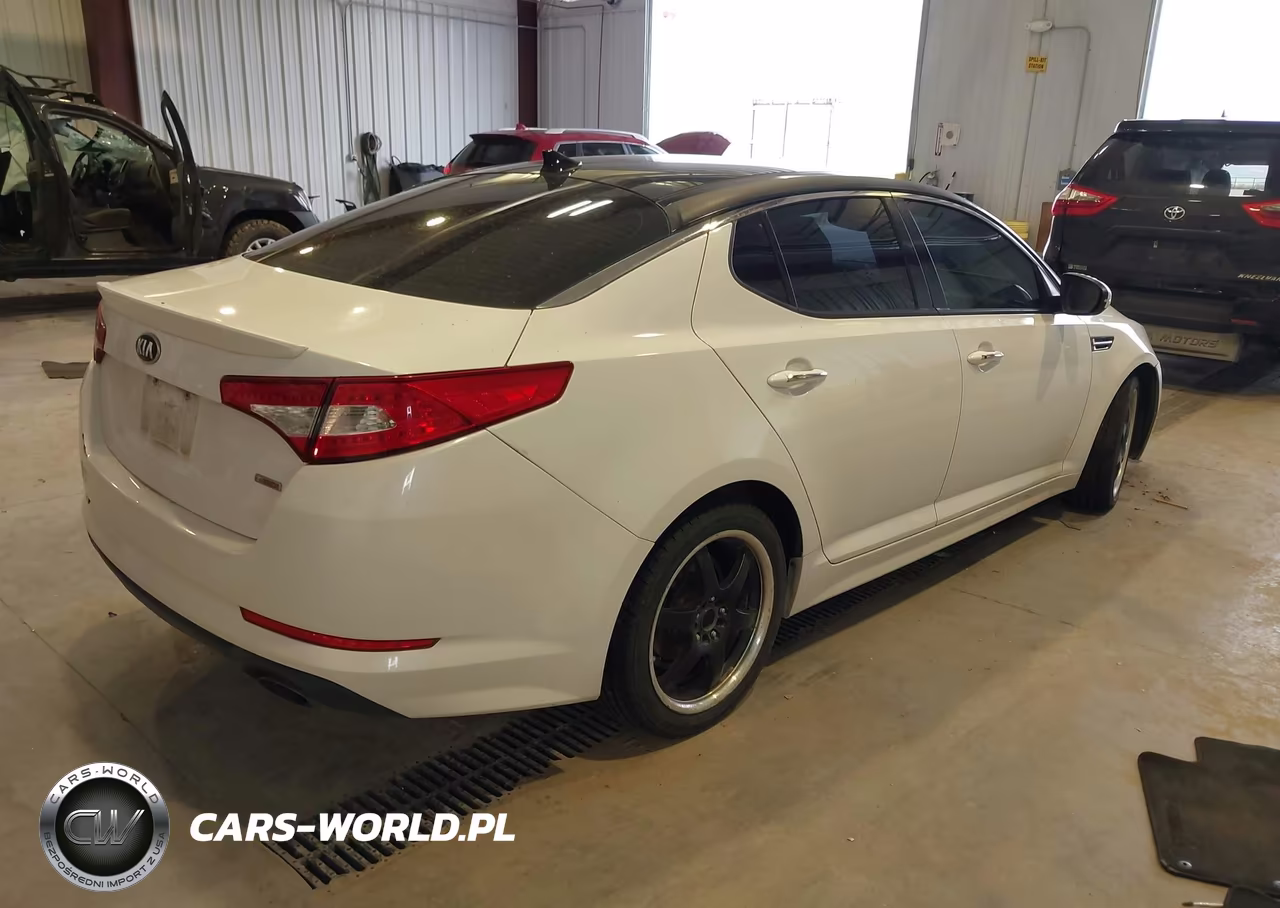 2013 Kia Optima Sx VIN:5XXGR4A69DG134573 - 4