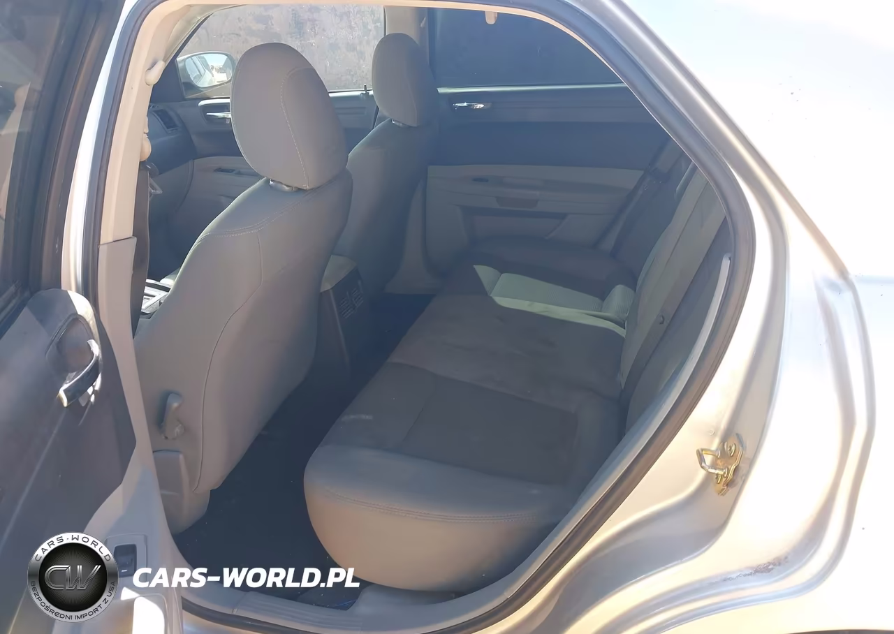 2006 Chrysler 300 VIN:2C3KA43R46H377334 - 8