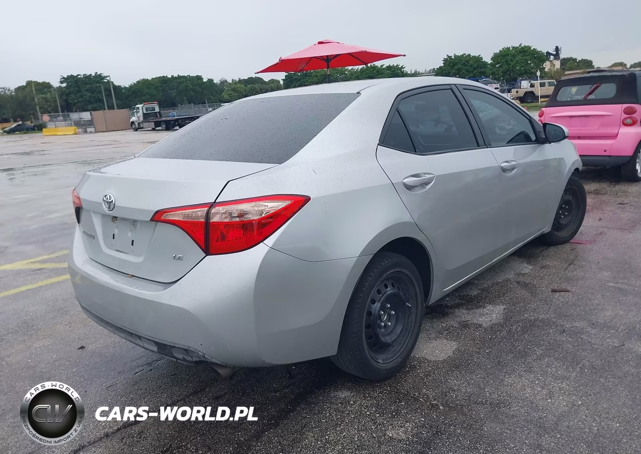 2019 Toyota Corolla Le VIN:2T1BURHE2KC127424 - 4