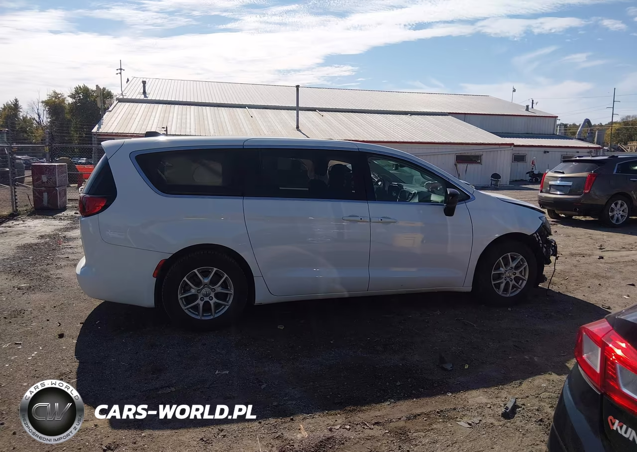 2024 Chrysler Voyager Lx VIN:2C4RC1CG2RR106661 - 13