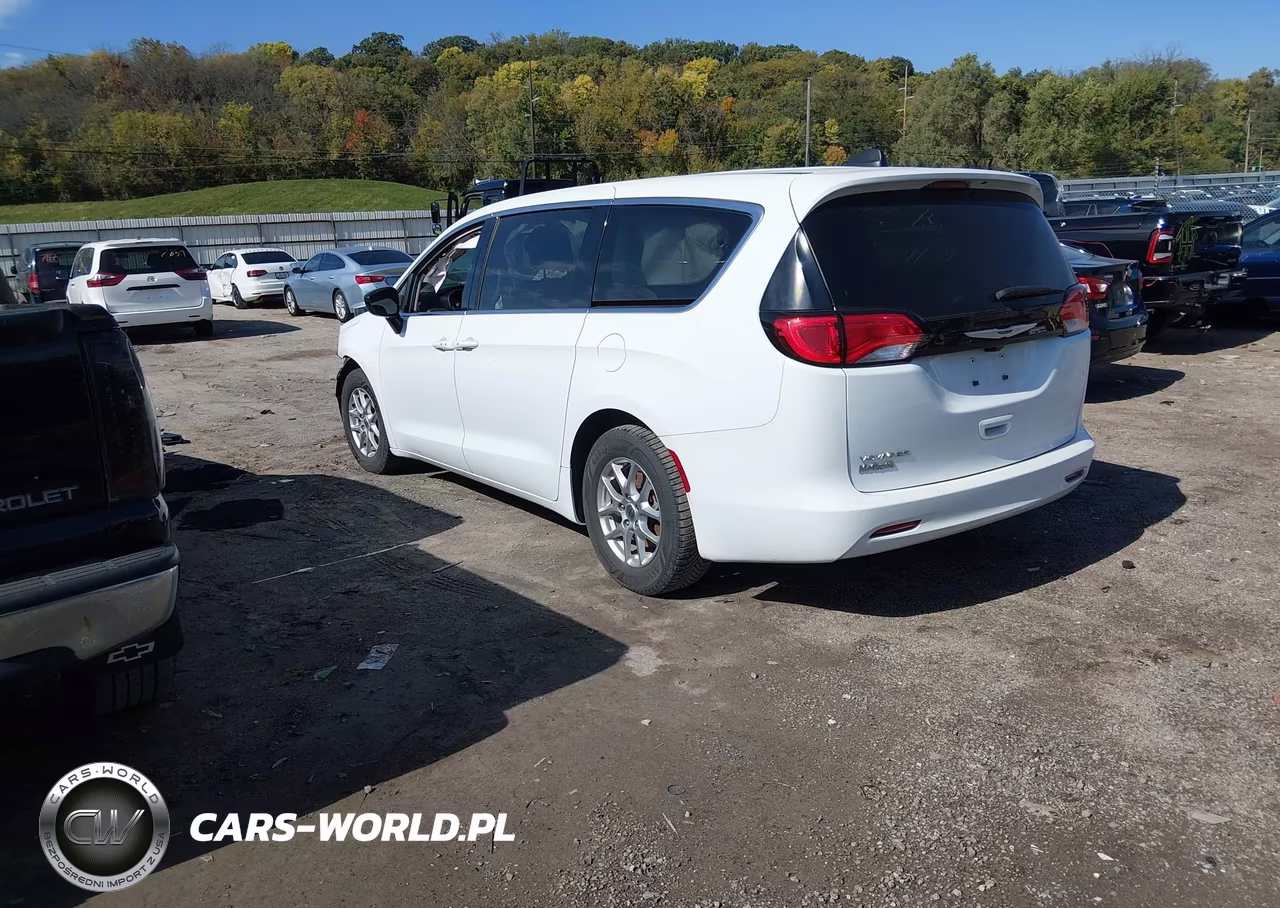 2024 Chrysler Voyager Lx VIN:2C4RC1CG2RR106661 - 3