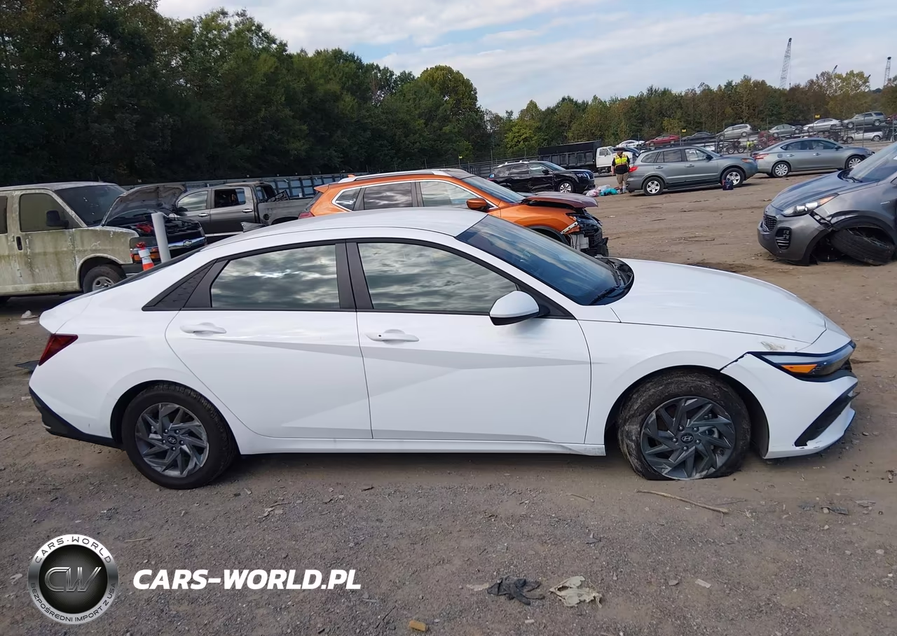 2026 Hyundai Elantra Hybrid Blue VIN:KMHLM4DJ7TU191890 - 13