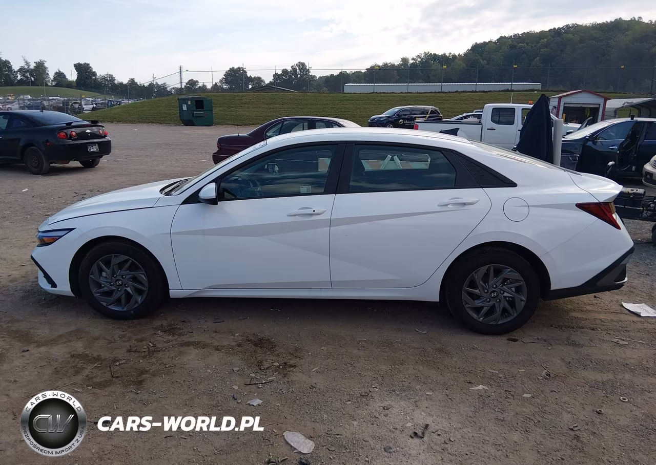 2026 Hyundai Elantra Hybrid Blue VIN:KMHLM4DJ7TU191890 - 14