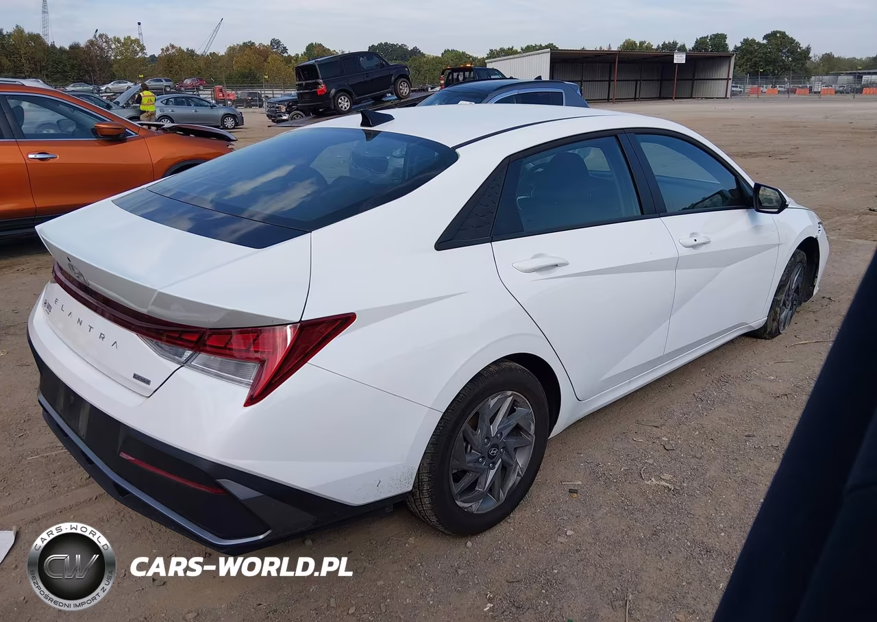 2026 Hyundai Elantra Hybrid Blue VIN:KMHLM4DJ7TU191890 - 4
