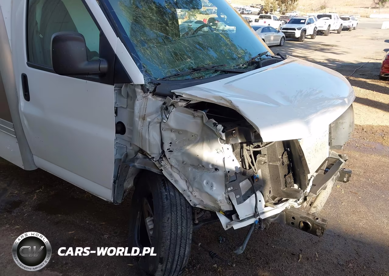 2025 Chevrolet Express Cutaway Work Van VIN:1HA0GSF79SN002732 - 11