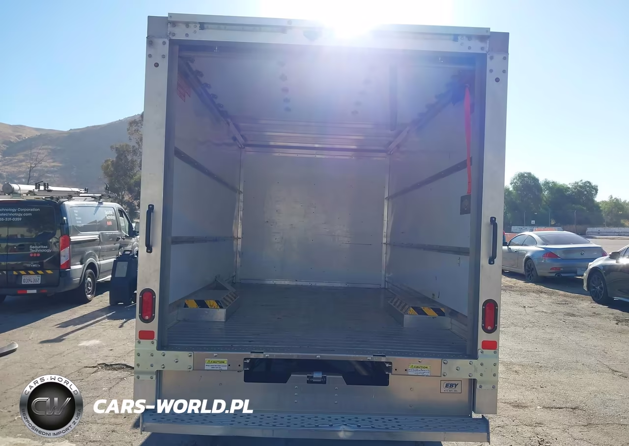 2025 Chevrolet Express Cutaway Work Van VIN:1HA0GSF79SN002732 - 12
