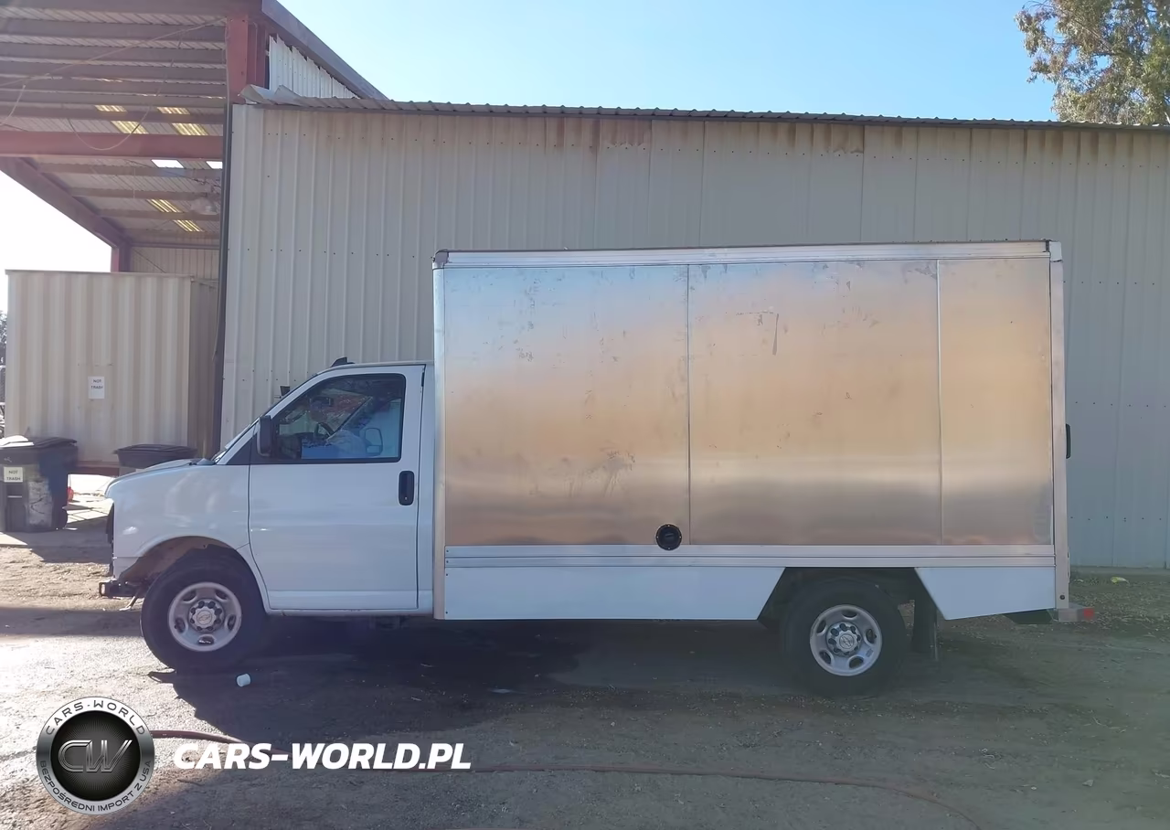 2025 Chevrolet Express Cutaway Work Van VIN:1HA0GSF79SN002732 - 15