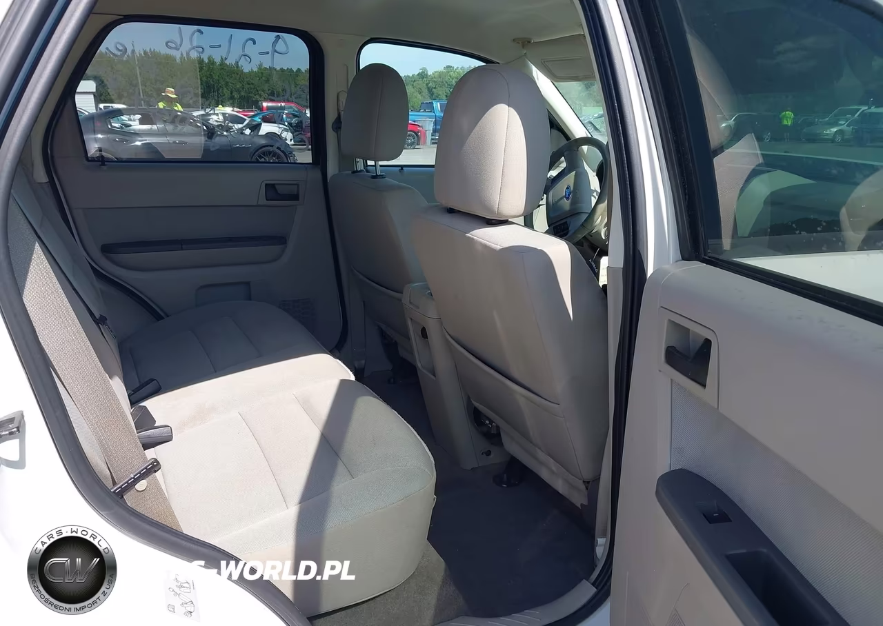 2010 Ford Escape Xlt VIN:1FMCU0DG5AKC15075 - 8