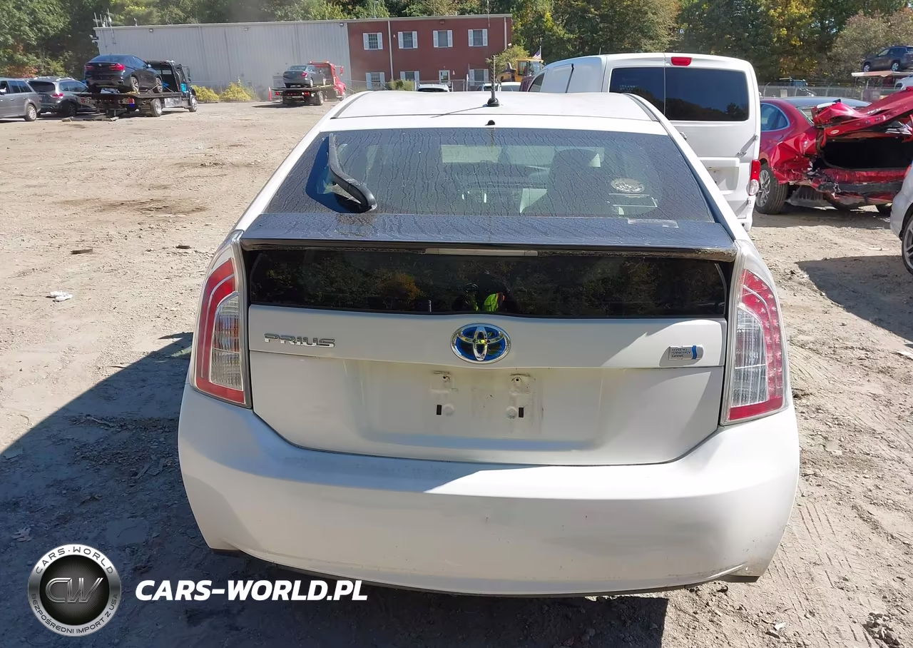 2013 Toyota Prius Two VIN:JTDKN3DU6D5672923 - 16
