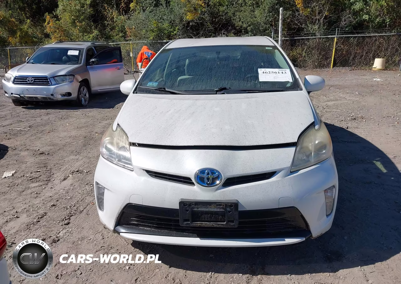 2013 Toyota Prius Two VIN:JTDKN3DU6D5672923 - 6