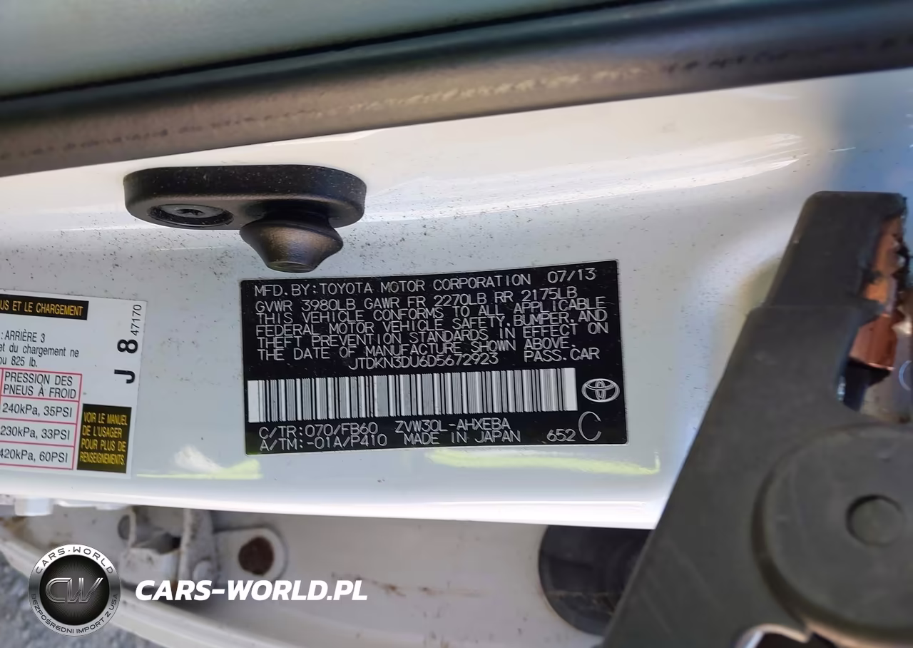 2013 Toyota Prius Two VIN:JTDKN3DU6D5672923 - 9