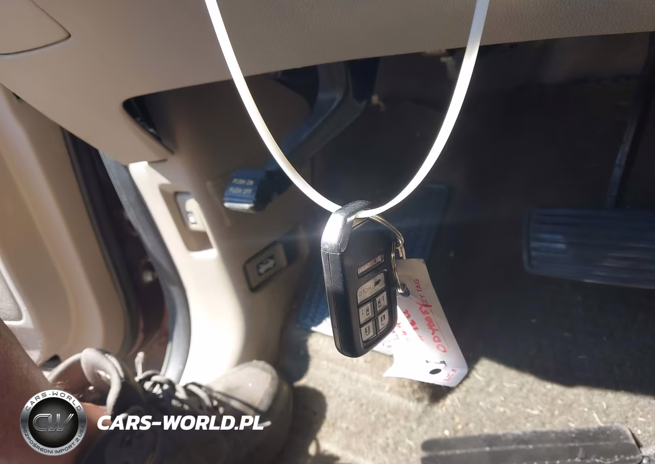 2015 Honda Odyssey Touring-Touring Elite VIN:5FNRL5H97FB082382 - 11