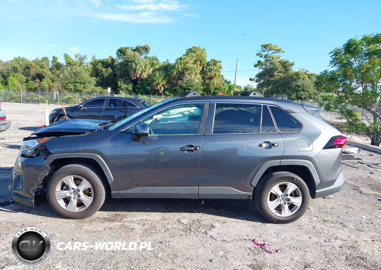 2021 Toyota Rav4 Xle VIN:2T3W1RFVXMC092932 - 14