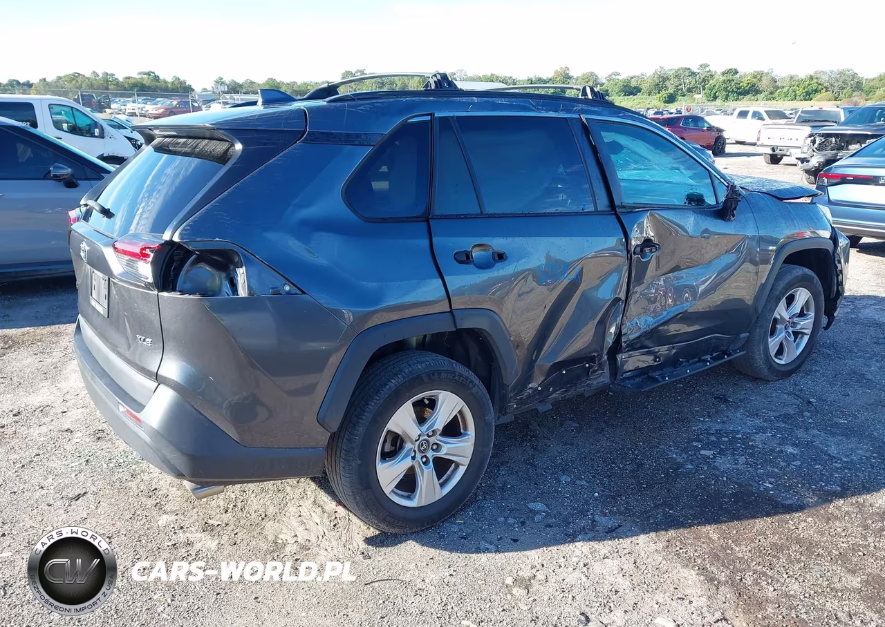 2021 Toyota Rav4 Xle VIN:2T3W1RFVXMC092932 - 2