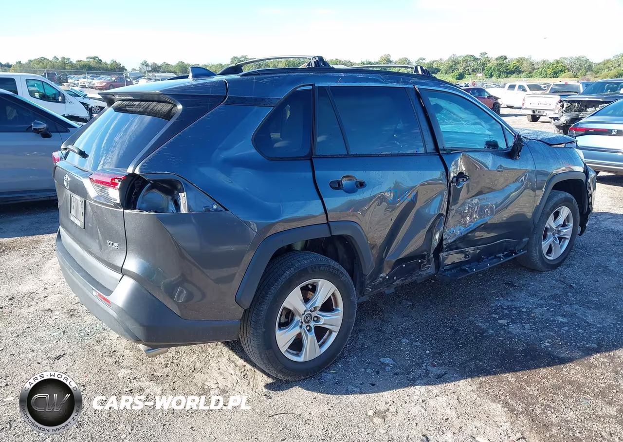 2021 Toyota Rav4 Xle VIN:2T3W1RFVXMC092932 - 4