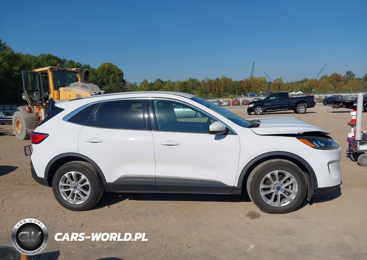 2021 Ford Escape Se Hybrid VIN:1FMCU0BZ0MUB15799 - 13