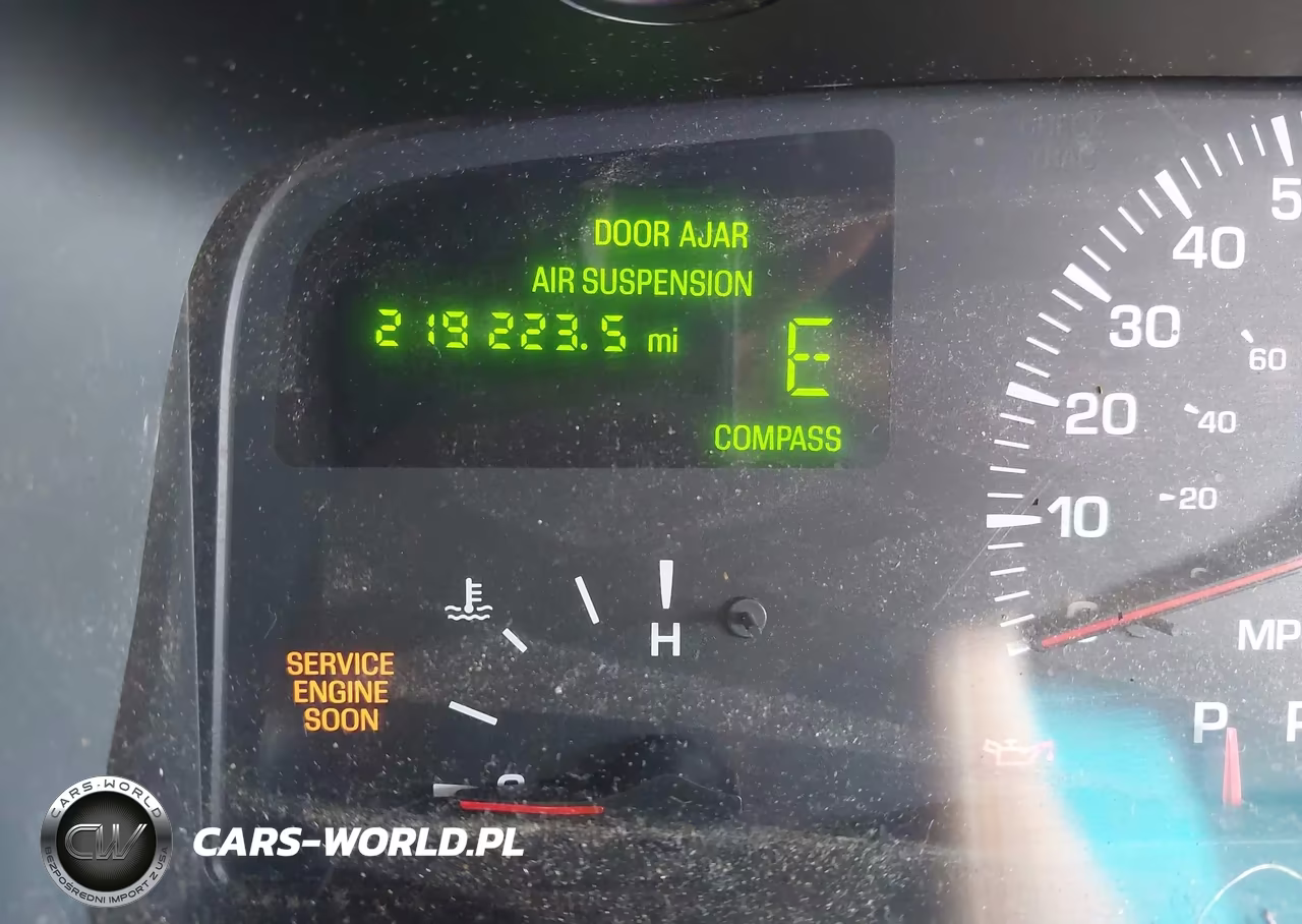 2001 Lincoln Town Car Signature VIN:1LNHM82W01Y608106 - 15