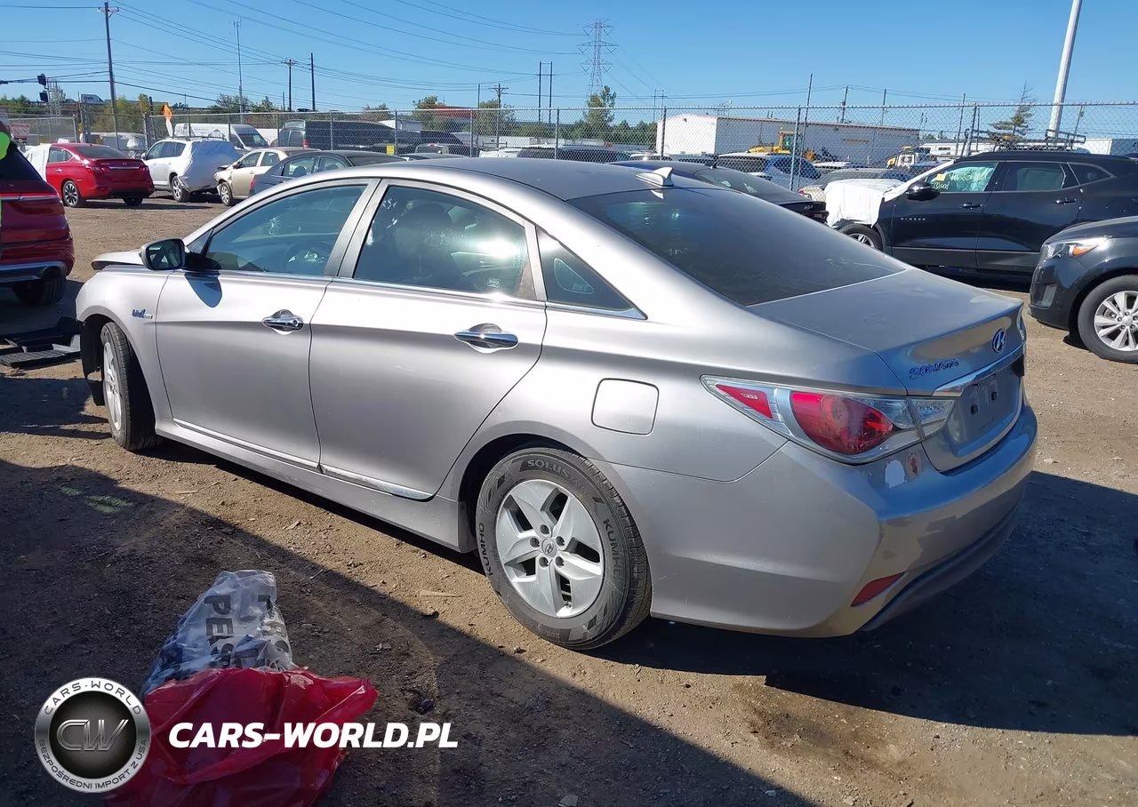 2012 Hyundai Sonata Hybrid VIN:KMHEC4A48CA043288 - 3
