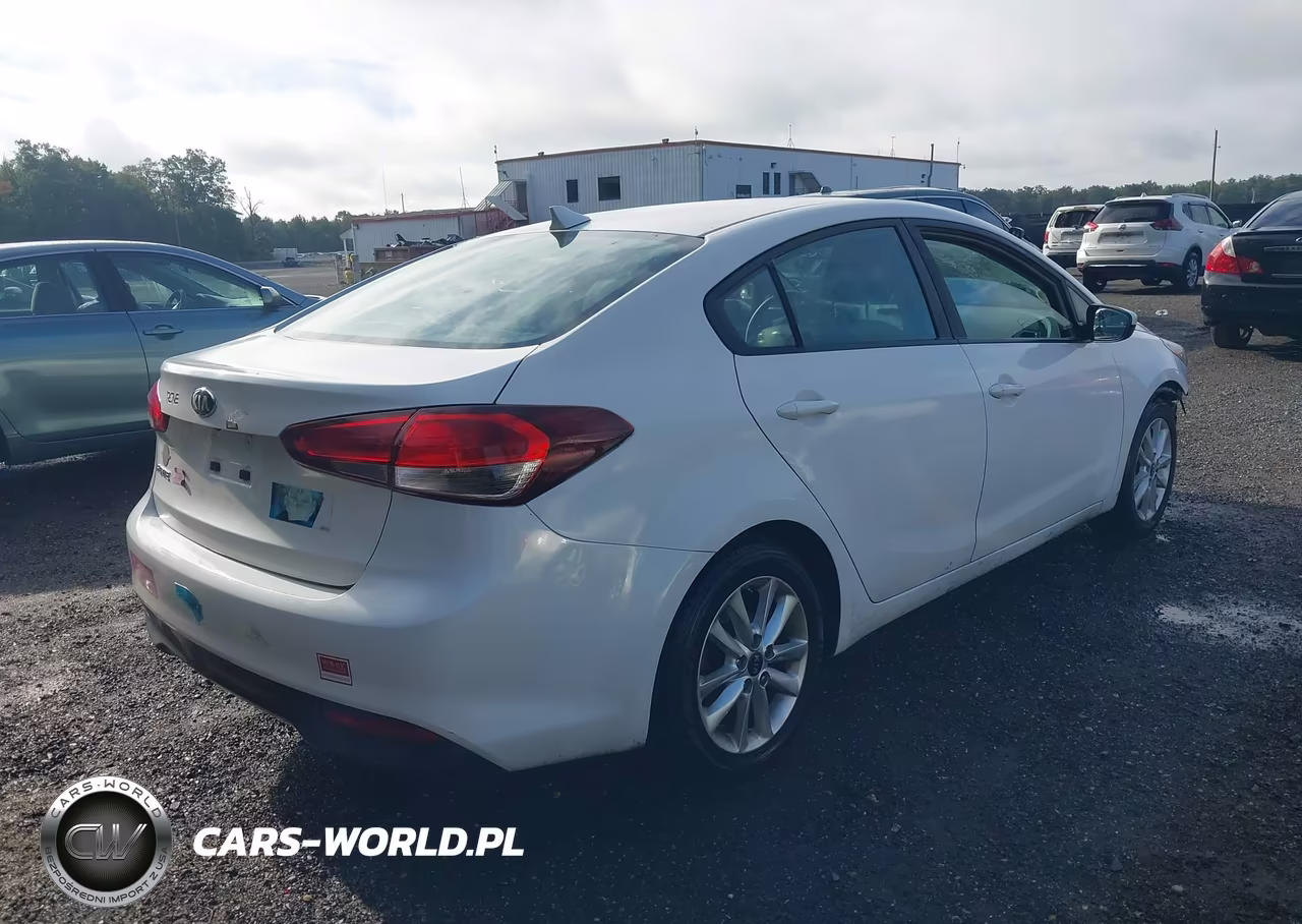2017 Kia Forte Lx VIN:3KPFL4A77HE153045 - 4