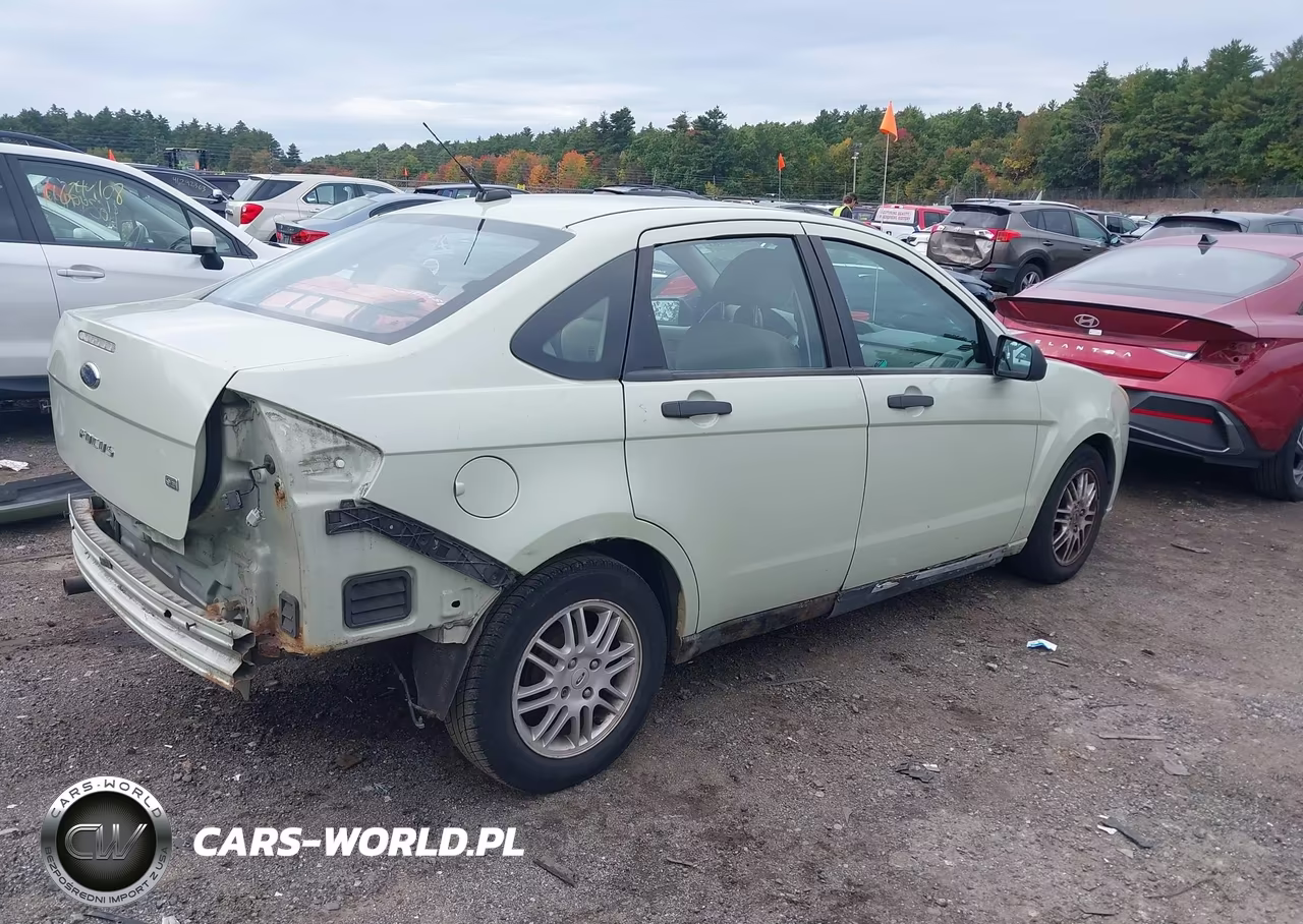 2010 FORD FOCUS SE VIN:1FAHP3FN3AW280245 - 4