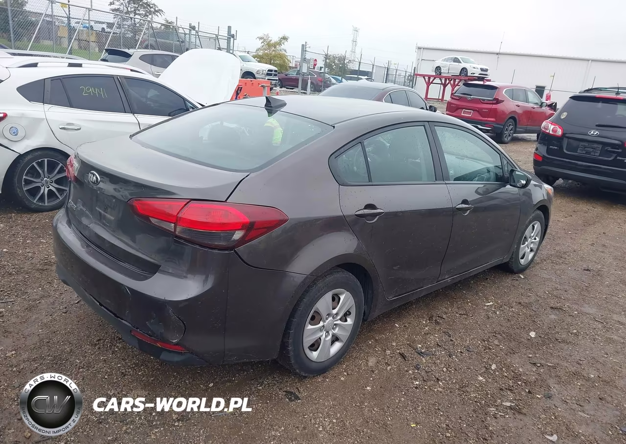 2018 Kia Forte Lx VIN:3KPFL4A74JE164221 - 4