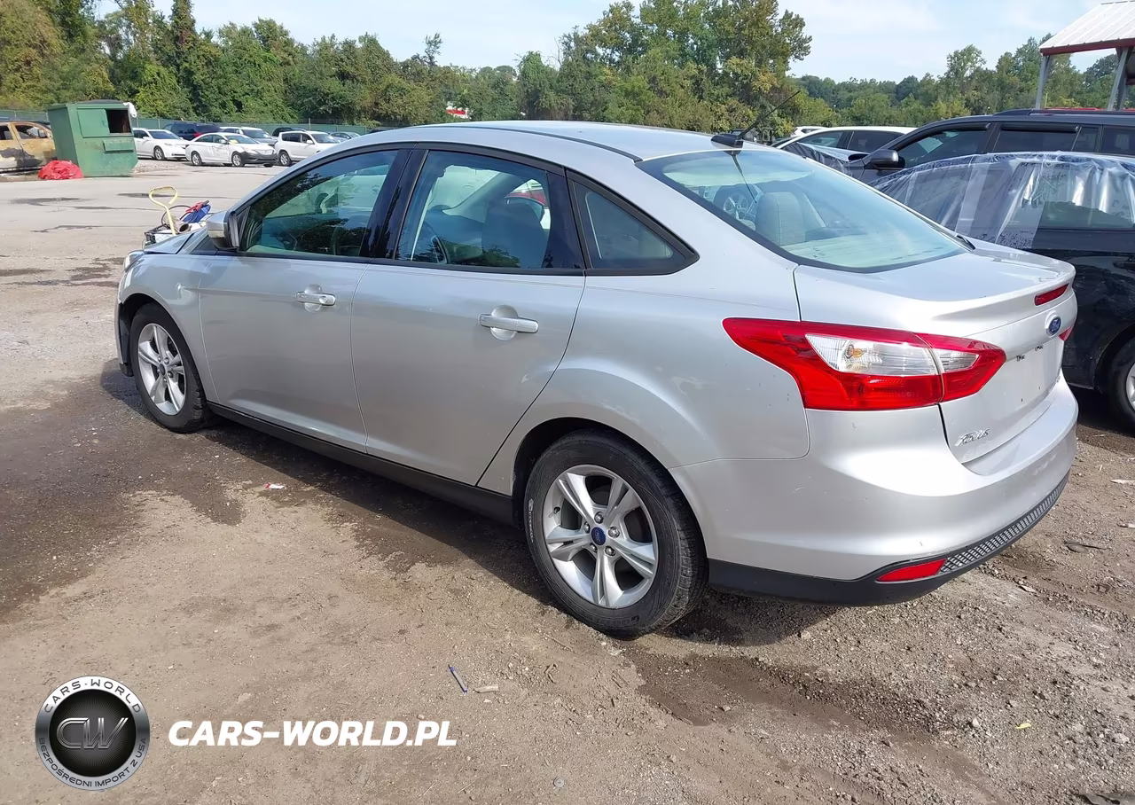 2014 Ford Focus Se VIN:1FADP3F23EL402338 - 3