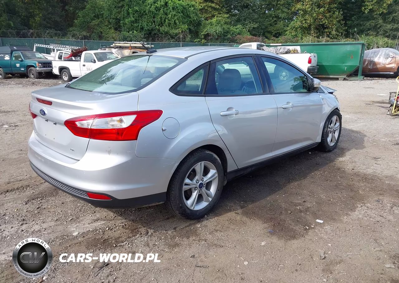 2014 Ford Focus Se VIN:1FADP3F23EL402338 - 4