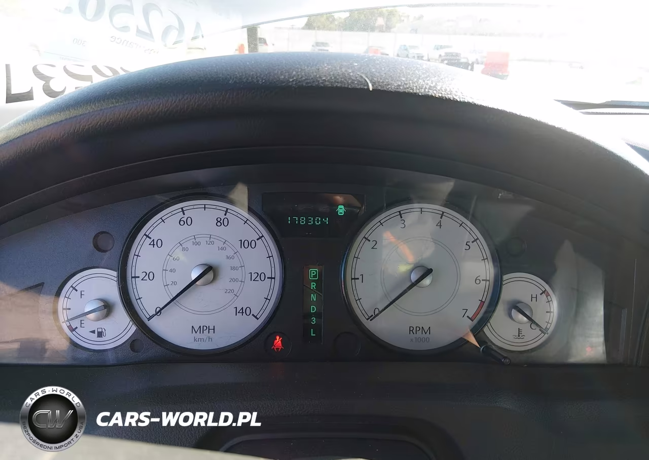 2005 Chrysler 300 Touring VIN:2C3JA53G35H134564 - 7
