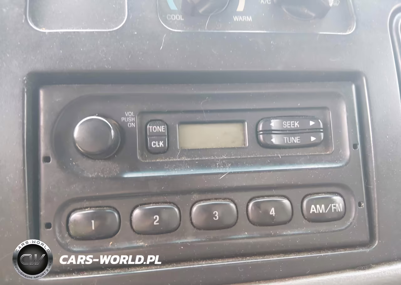 1999 Ford Econoline Commercial Cutaway Standard VIN:1FDWE37L7XHA84144 - 16