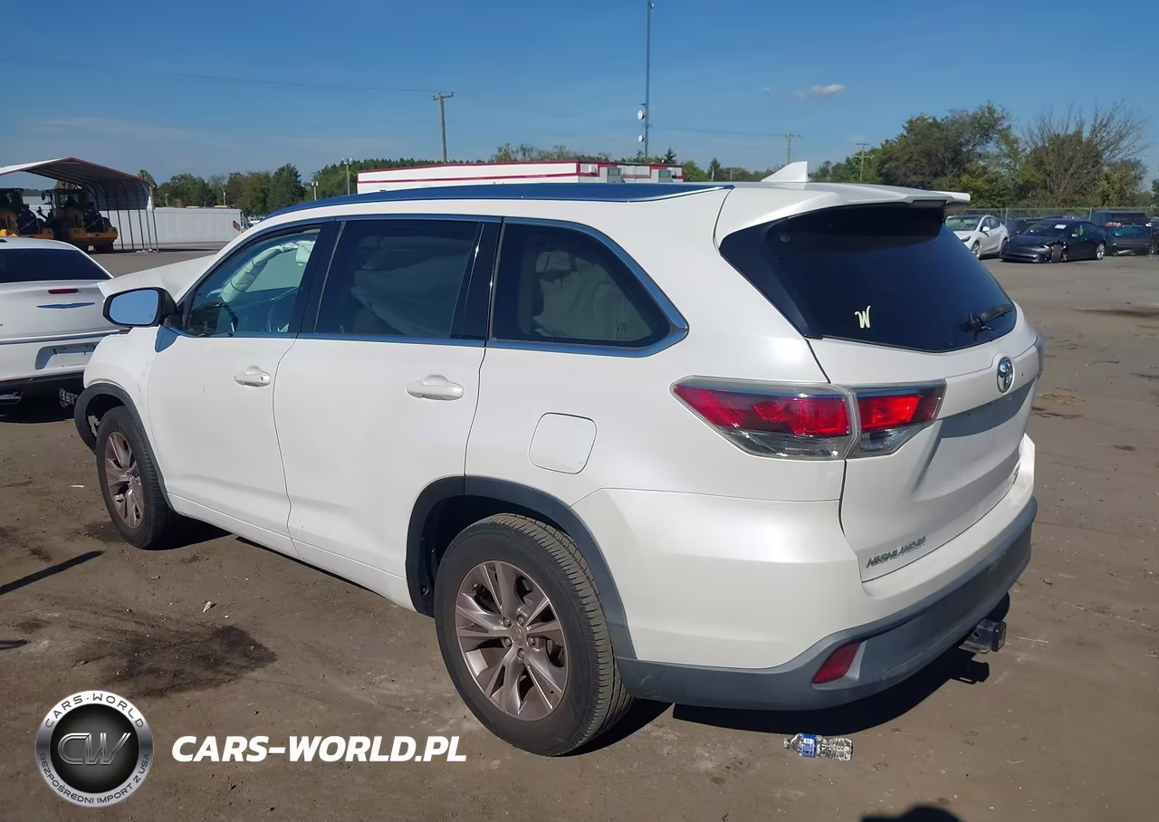 2015 Toyota Highlander Xle V6 VIN:5TDKKRFH5FS069325 - 3