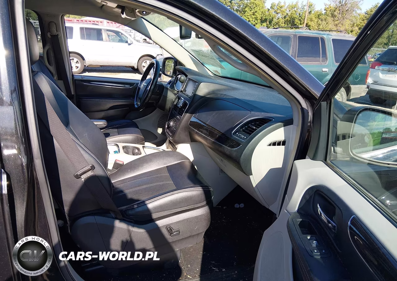 2014 Chrysler Town & Country Touring-L VIN:2C4RC1CG2ER133059 - 5