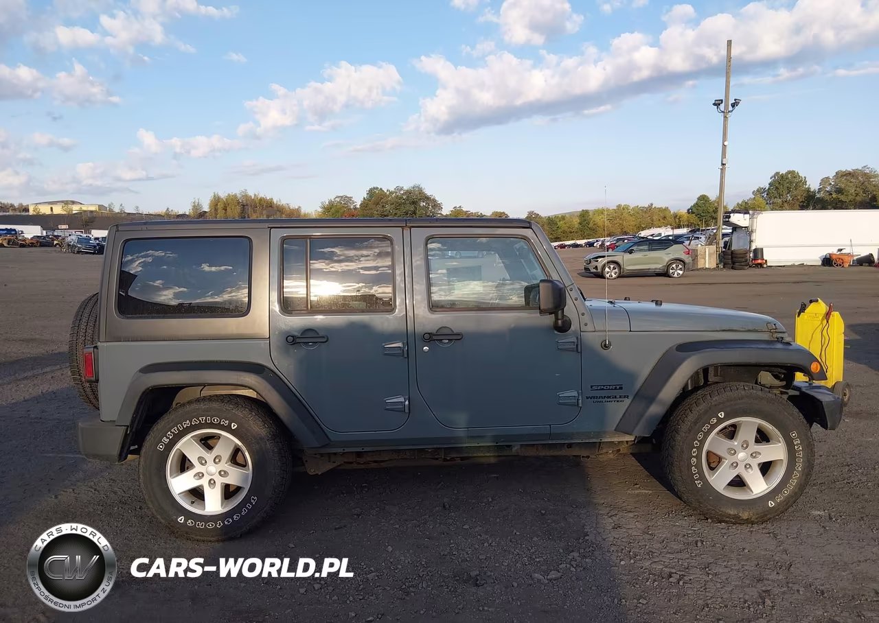 2014 Jeep Wrangler Unlimited Sport VIN:1C4BJWDG5EL311669 - 13