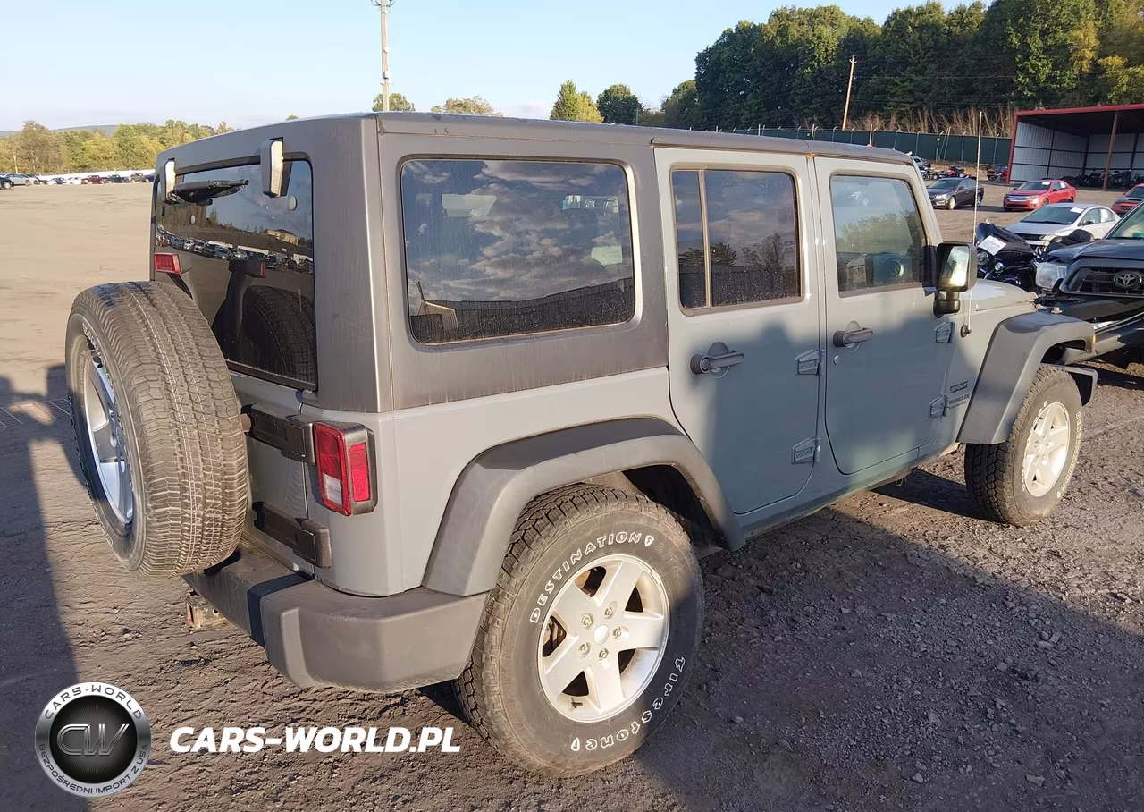 2014 Jeep Wrangler Unlimited Sport VIN:1C4BJWDG5EL311669 - 4
