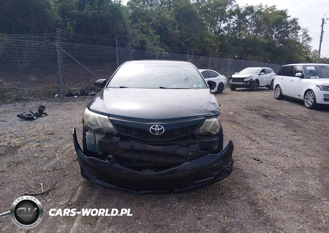 2014 Toyota Camry Se Sport VIN:4T1BF1FK5EU821399 - 12