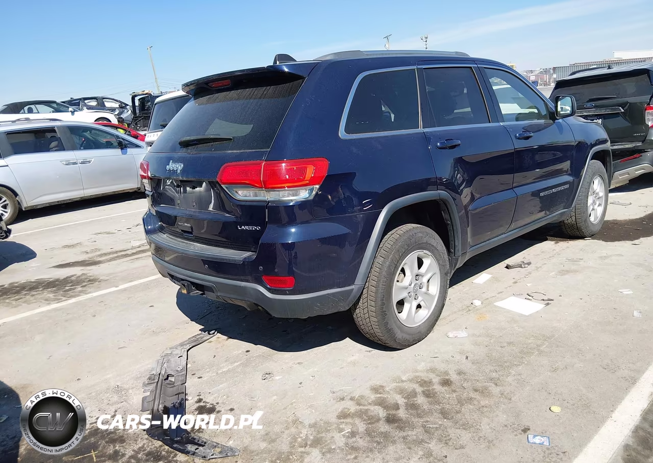 2017 Jeep Grand Cherokee Laredo 4X4 VIN:1C4RJFAG8HC951334 - 4