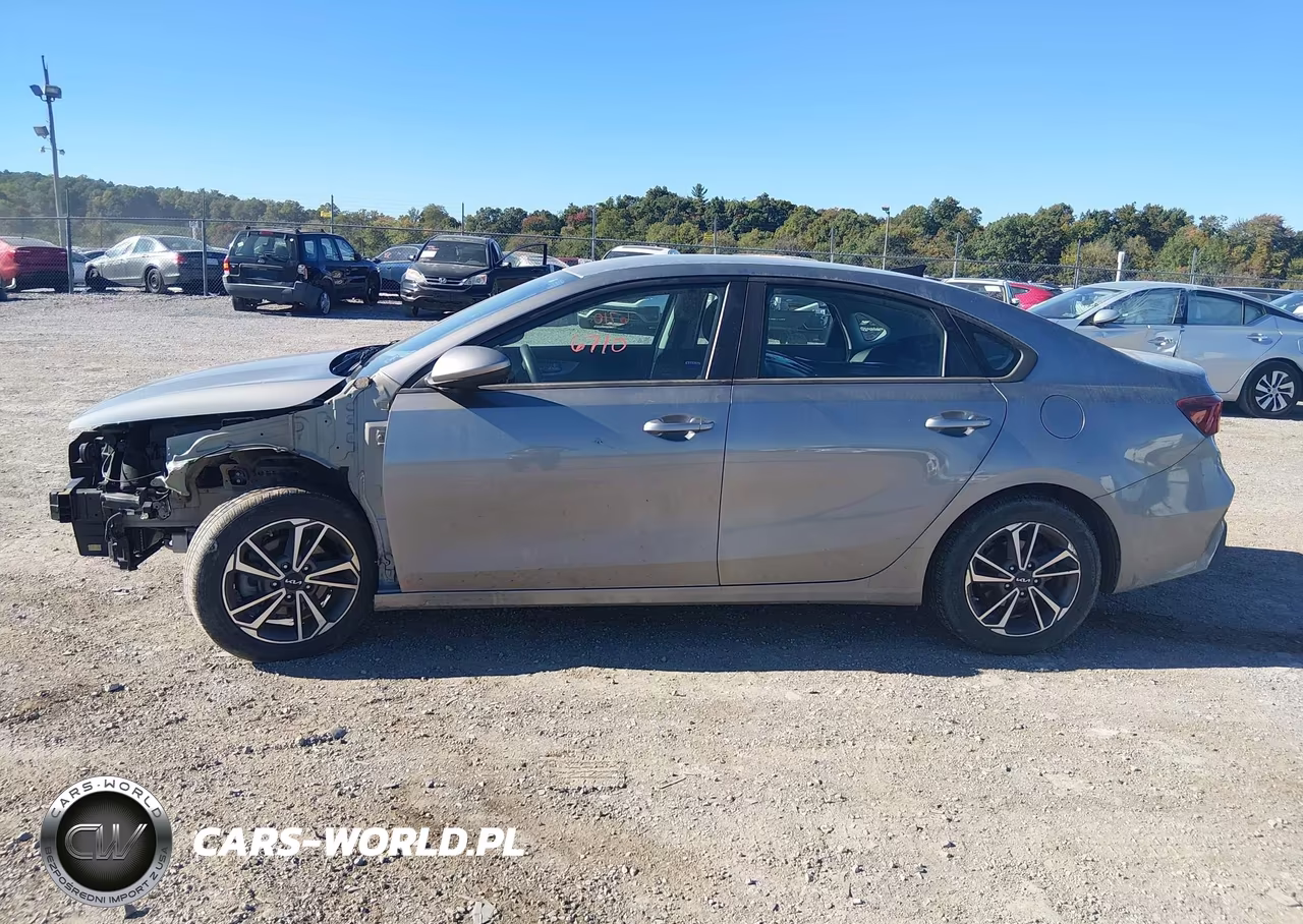 2022 Kia Forte Lxs VIN:3KPF24AD1NE458402 - 14