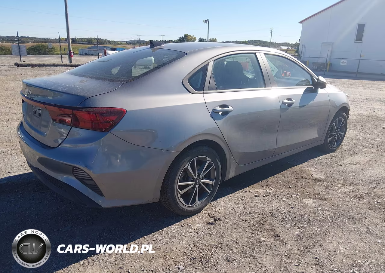 2022 Kia Forte Lxs VIN:3KPF24AD1NE458402 - 4