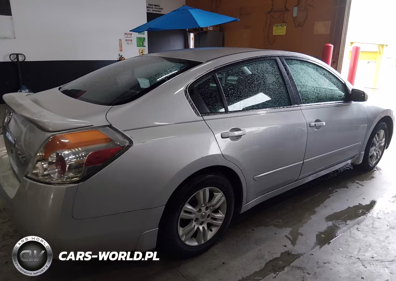 2011 Nissan Altima 2.5 S VIN:1N4AL2AP5BN462052 - 4