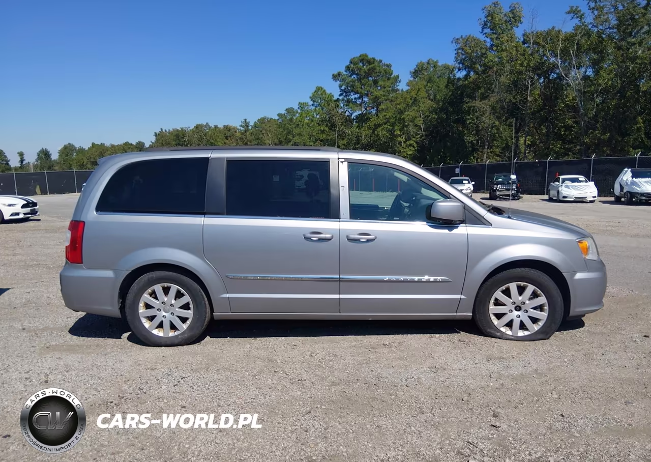 2016 Chrysler Town & Country Touring VIN:2C4RC1BG4GR199178 - 13