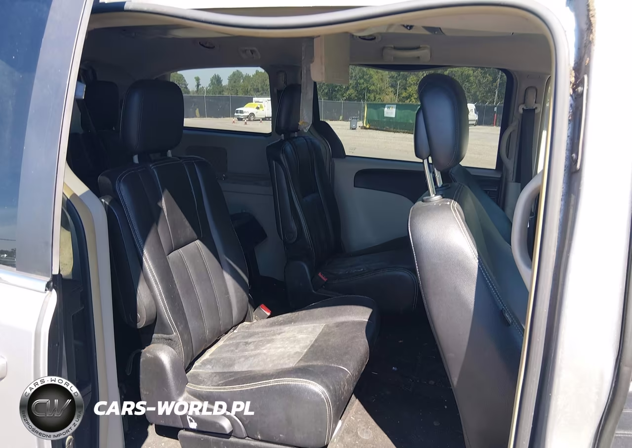 2016 Chrysler Town & Country Touring VIN:2C4RC1BG4GR199178 - 8