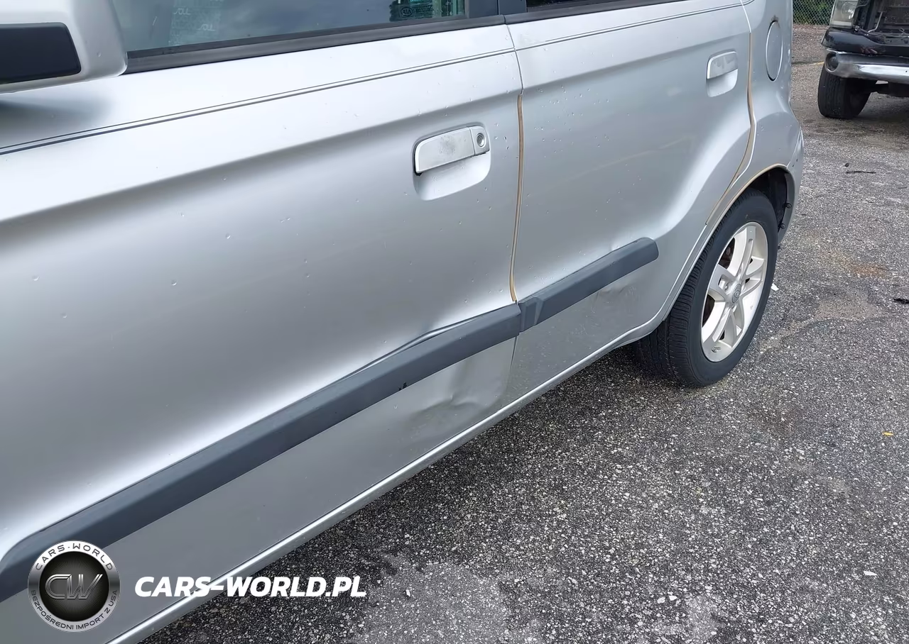 2010 Kia Soul + VIN:KNDJT2A29A7166677 - 6