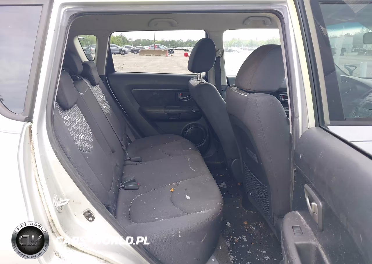 2010 Kia Soul + VIN:KNDJT2A29A7166677 - 8