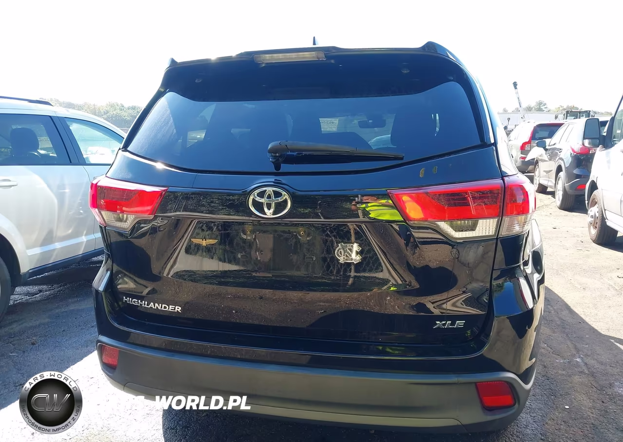 2019 Toyota Highlander Xle VIN:5TDKZRFH2KS360709 - 17