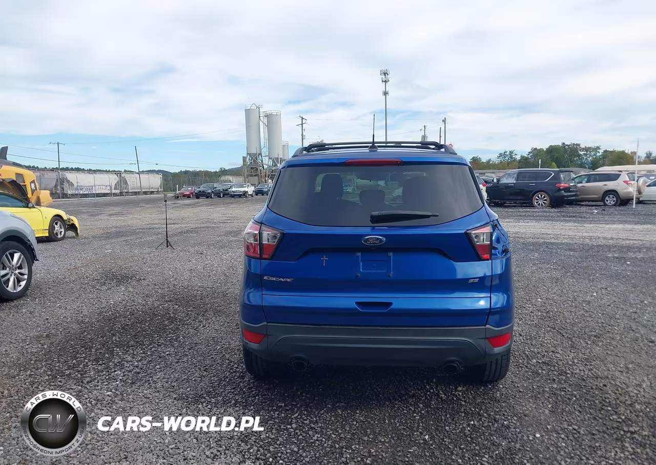 2018 Ford Escape Se VIN:1FMCU9GD9JUA65837 - 17