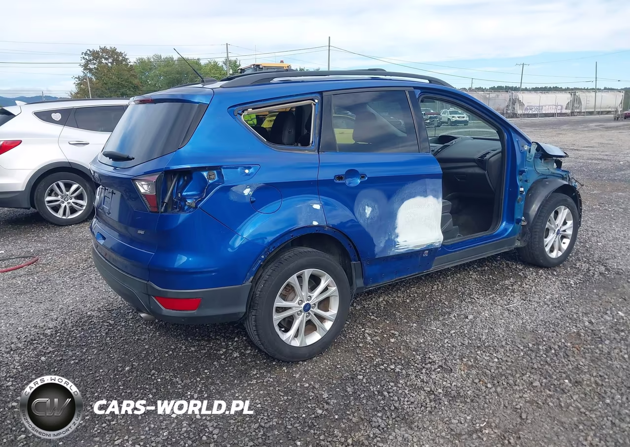 2018 Ford Escape Se VIN:1FMCU9GD9JUA65837 - 4