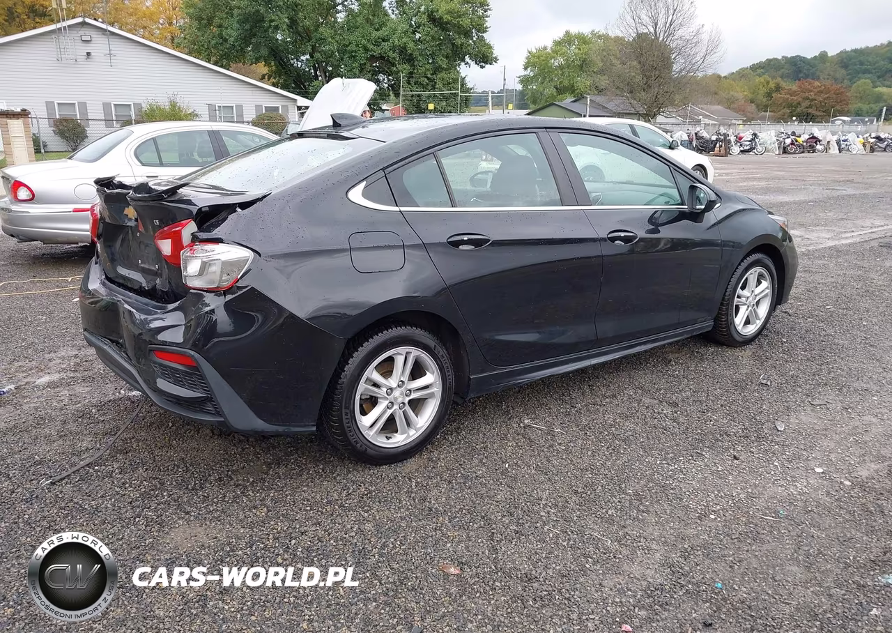2017 Chevrolet Cruze Lt Auto VIN:1G1BE5SM3H7250903 - 4