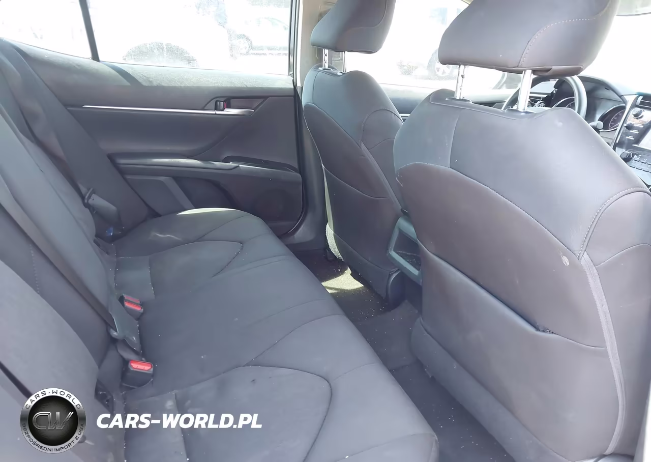 2018 Toyota Camry Le VIN:4T1B11HK6JU537852 - 8