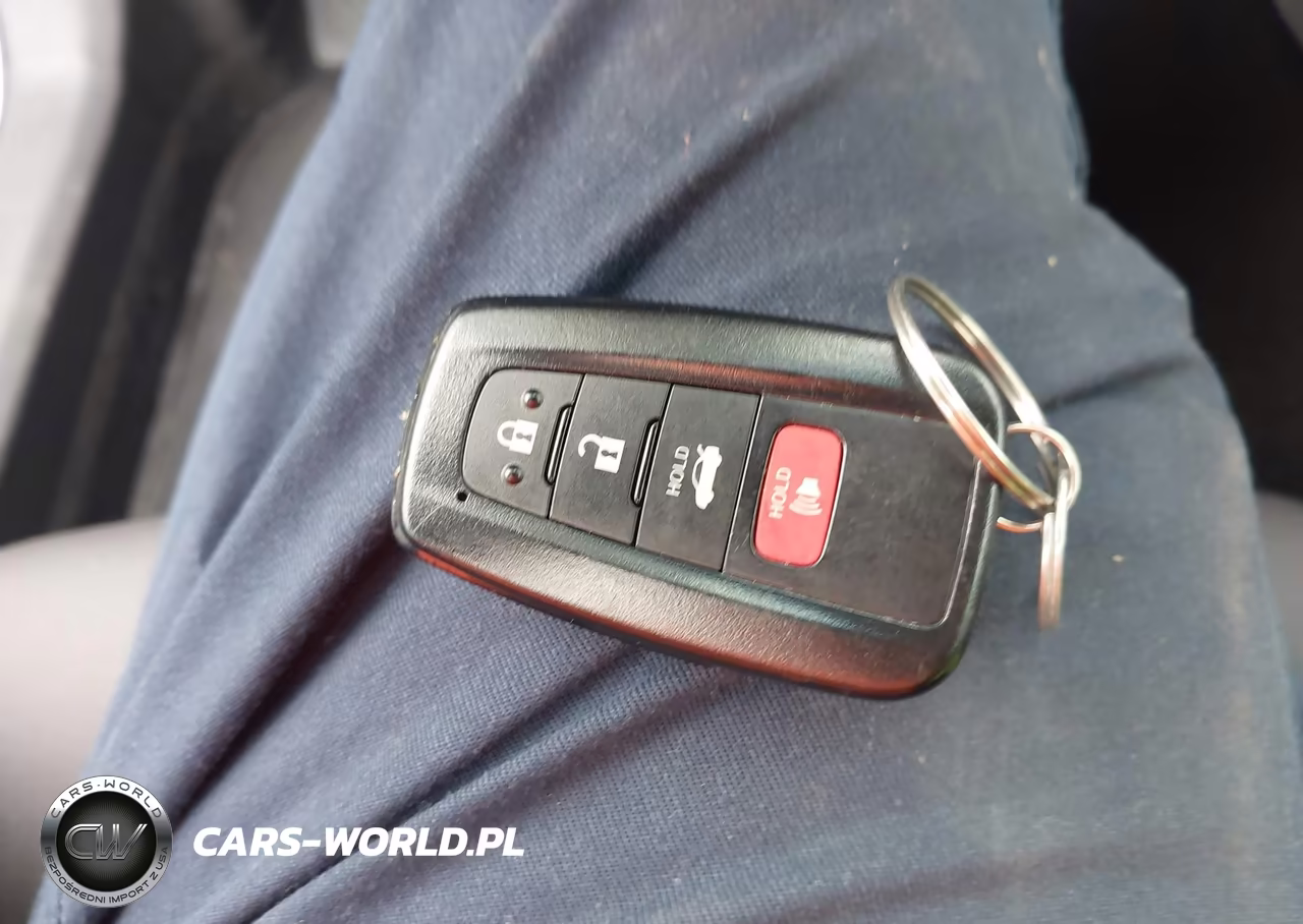 2018 Toyota Camry Hybrid Le VIN:4T1B31HK3JU001435 - 11