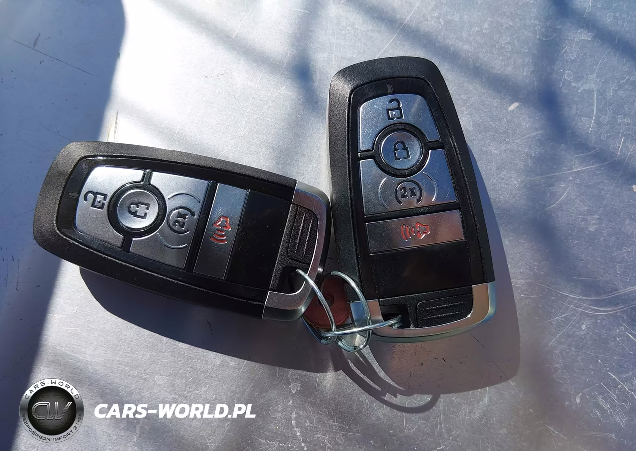 2026 Ford Maverick Lariat VIN:3FTTW8S36TRB05809 - 11