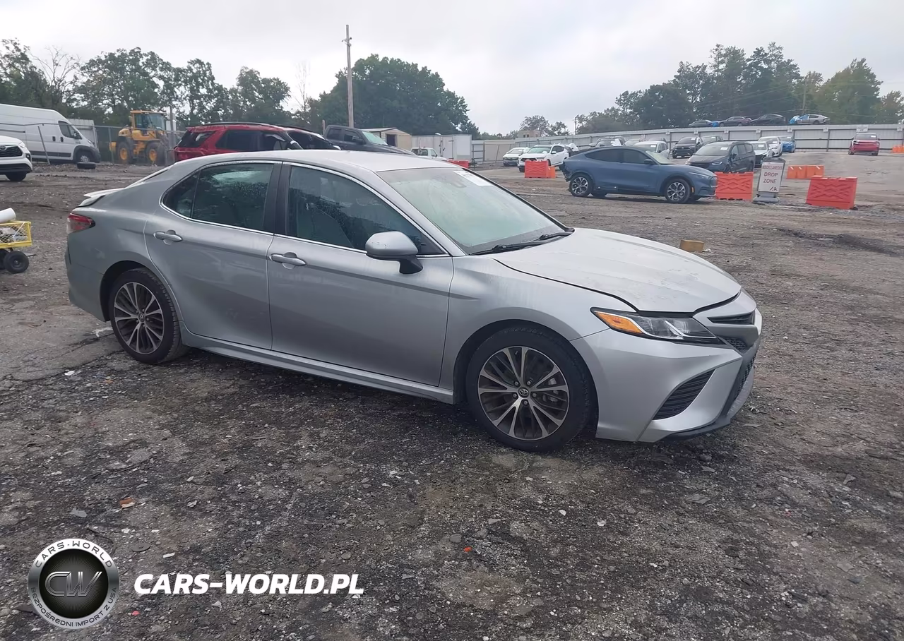2018 Toyota Camry Se – zdjęcie 1 z 17